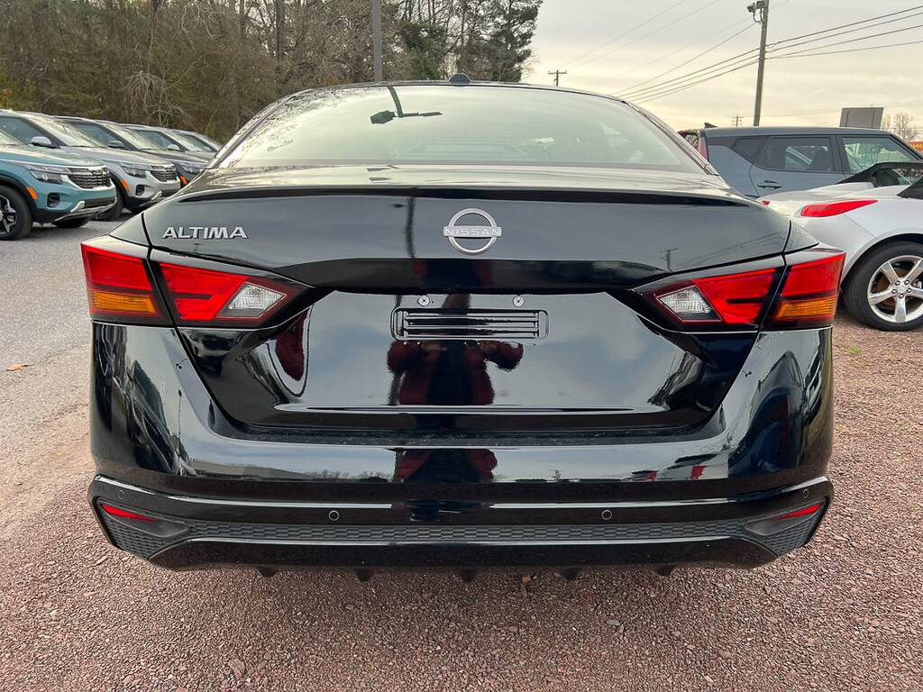 Used 2025 Nissan Altima SV Sedan