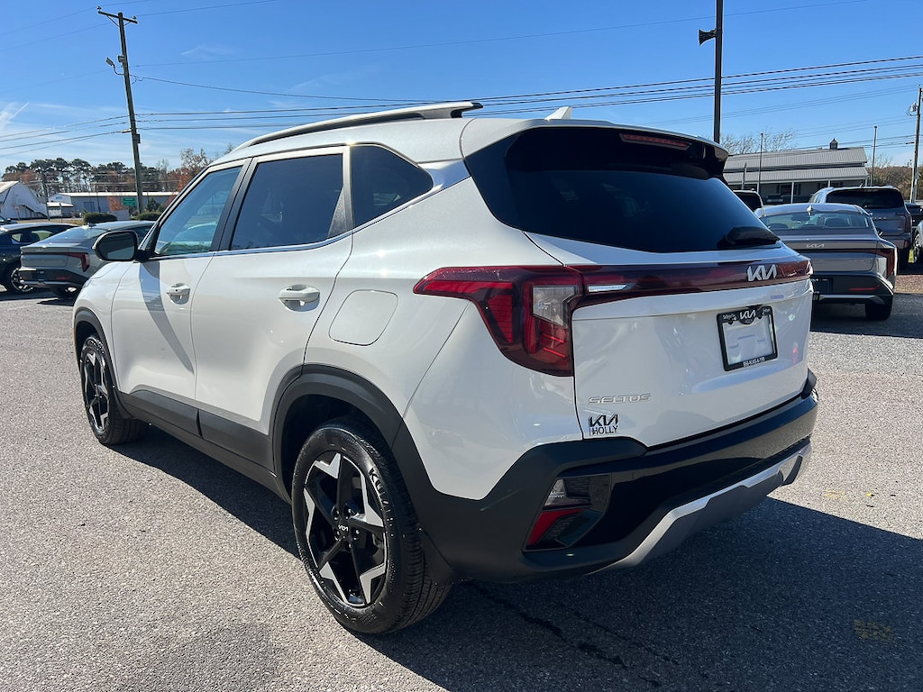 Used 2024 Kia Seltos EX SUV