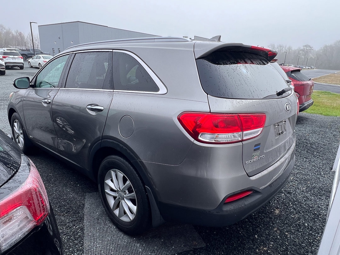 Used 2017 Kia Sorento LX with VIN 5XYPGDA39HG265256 for sale in Selbyville, DE
