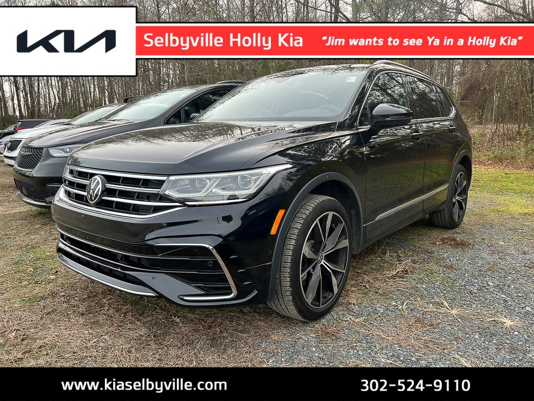 2023 Volkswagen Tiguan SEL R-LINE's photo
