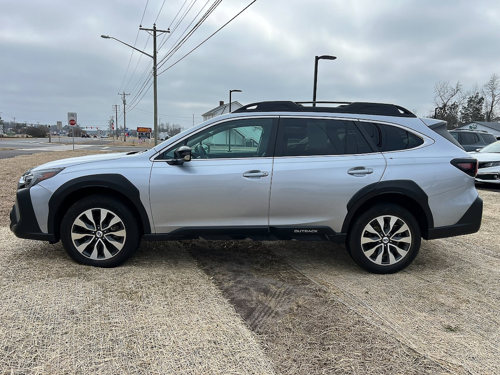 Used 2024 Subaru Outback Limited SUV