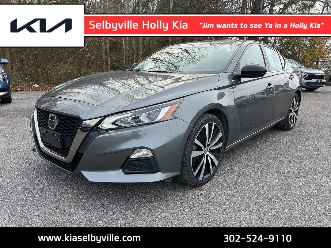 2022 Nissan Altima SR