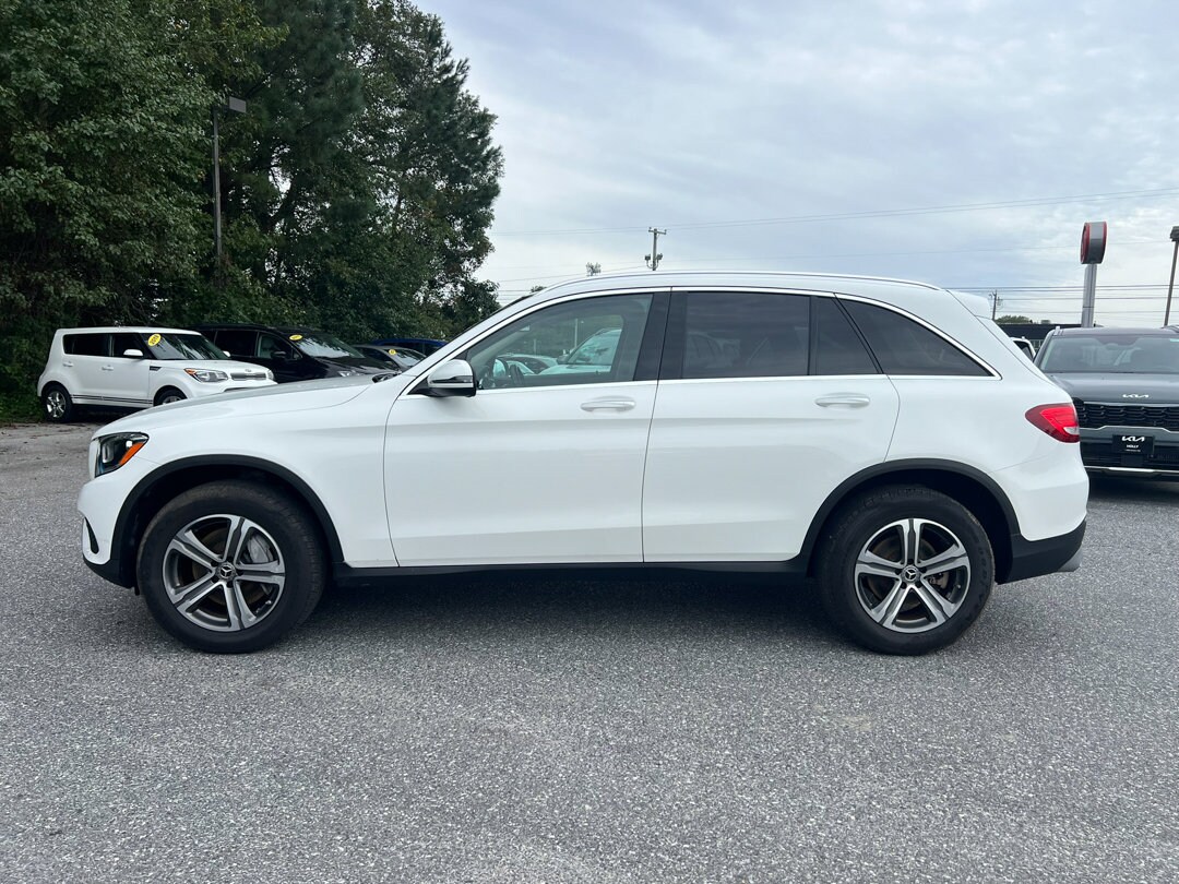 2019 Mercedes Benz GLC 300 4MATIC photo 2