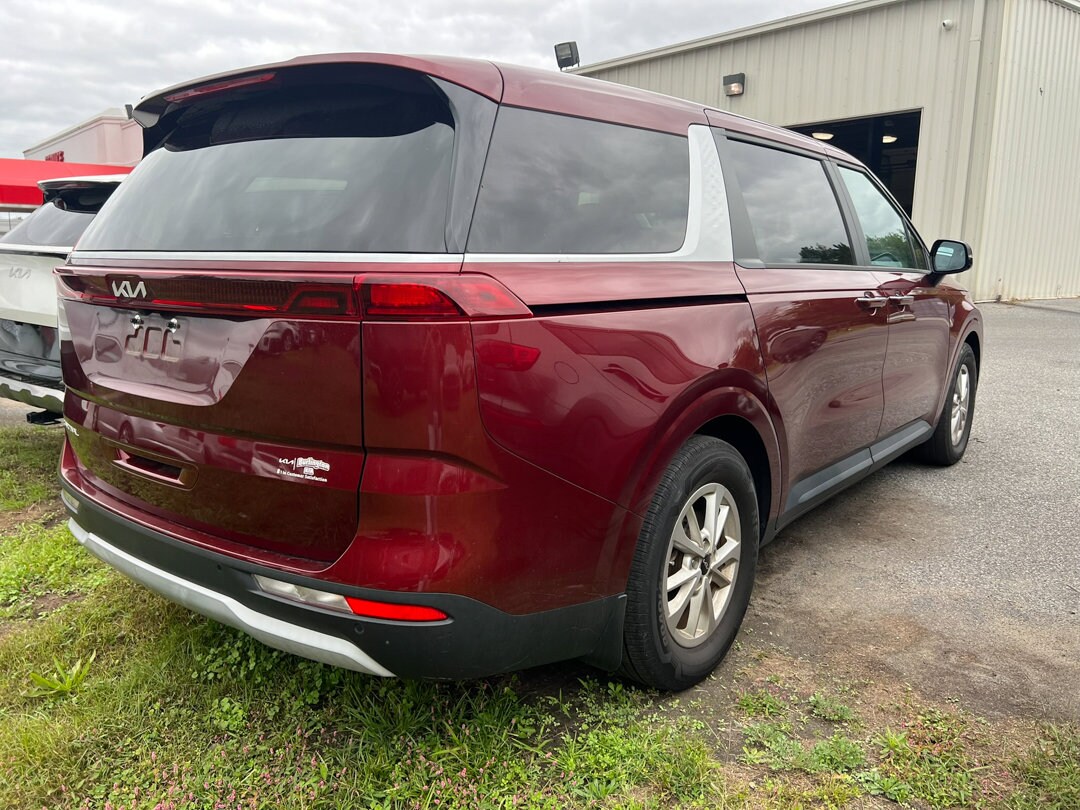 2023 Kia Carnival LX photo 4