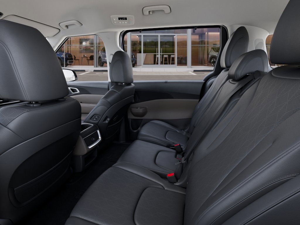 2026 Kia Carnival EX - Photo 18