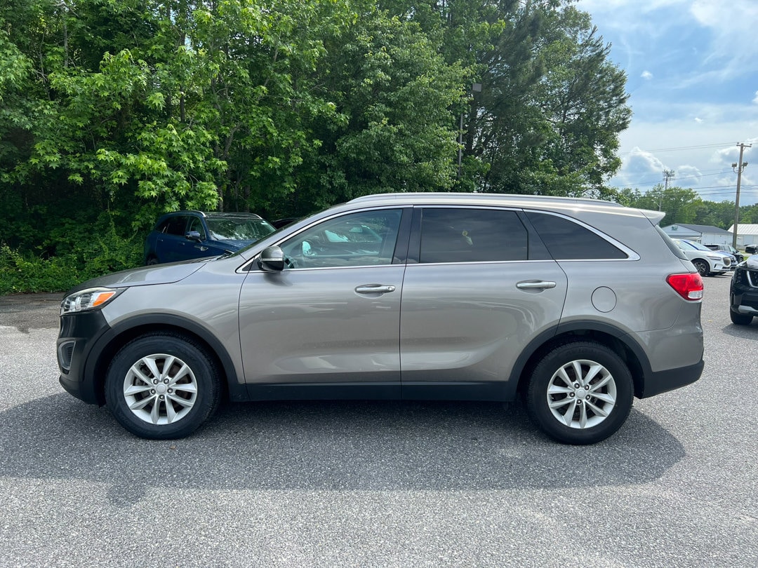 Certified 2017 Kia Sorento LX with VIN 5XYPG4A38HG226237 for sale in Selbyville, DE