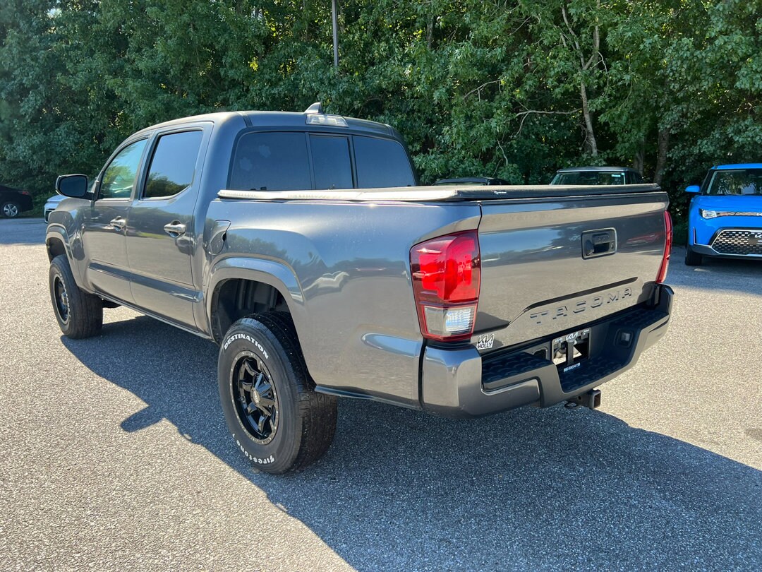 2022 Toyota Tacoma SR photo 3