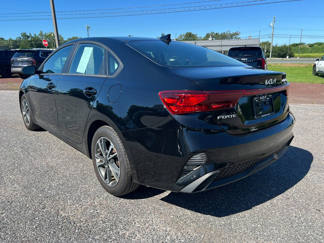 2024 Kia Forte LXS photo 3