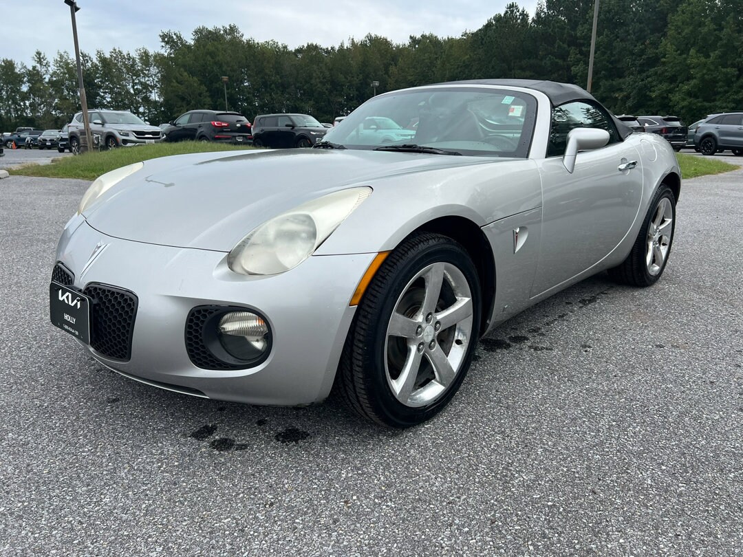 2007 Pontiac Solstice photo 2