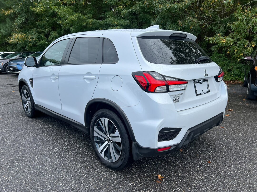 2024 Mitsubishi Outlander Sport ES LE SE photo 2