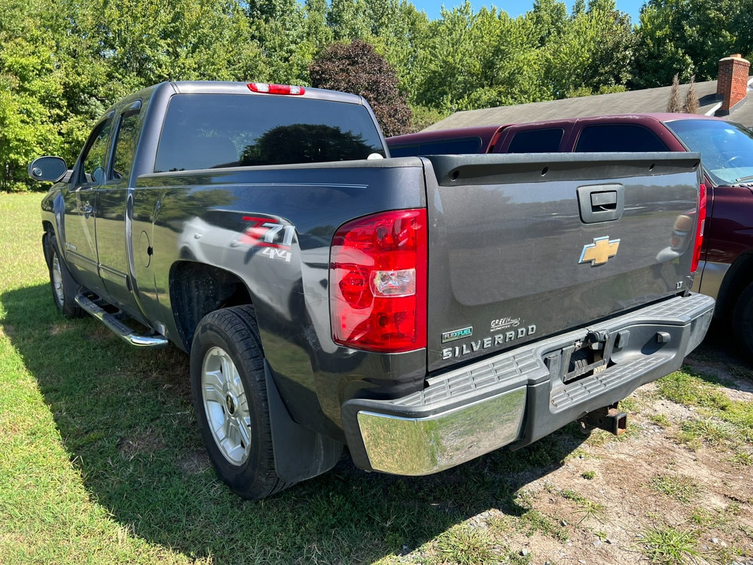 Used 2010 Chevrolet Silverado 1500 LT with VIN 1GCSKSE32AZ135947 for sale in Selbyville, DE