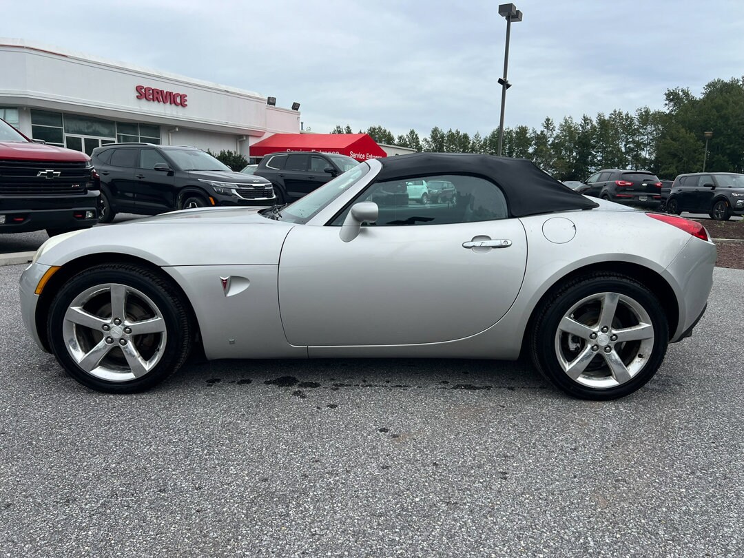 2007 Pontiac Solstice photo 3