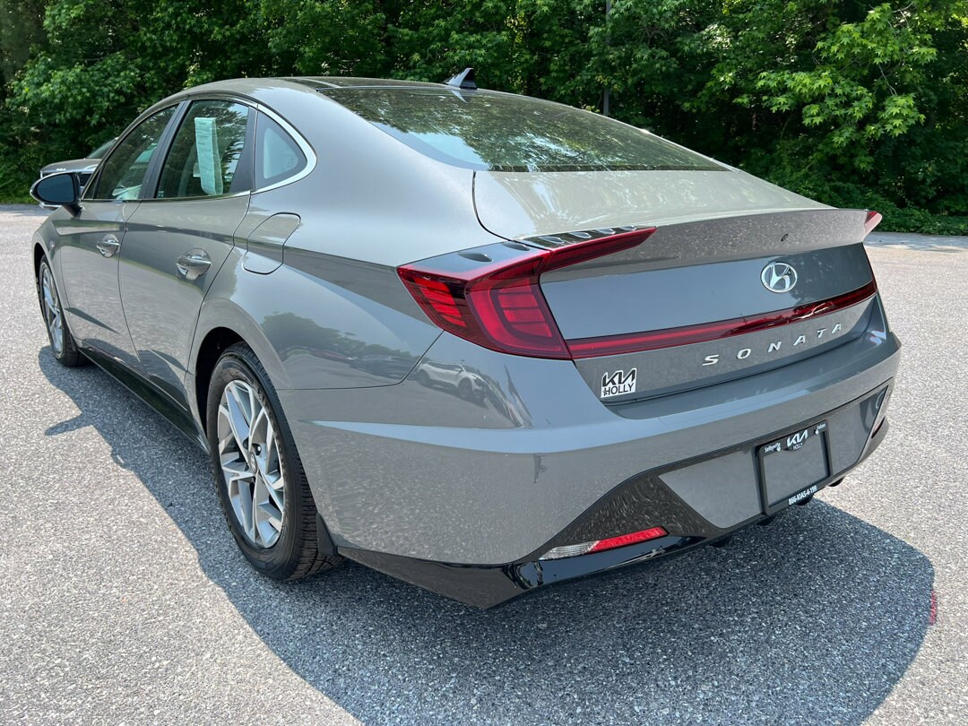 2022 Hyundai Sonata SEL photo 3