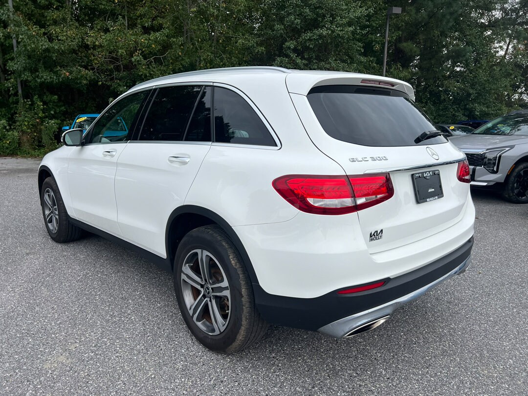 2019 Mercedes Benz GLC 300 4MATIC photo 3