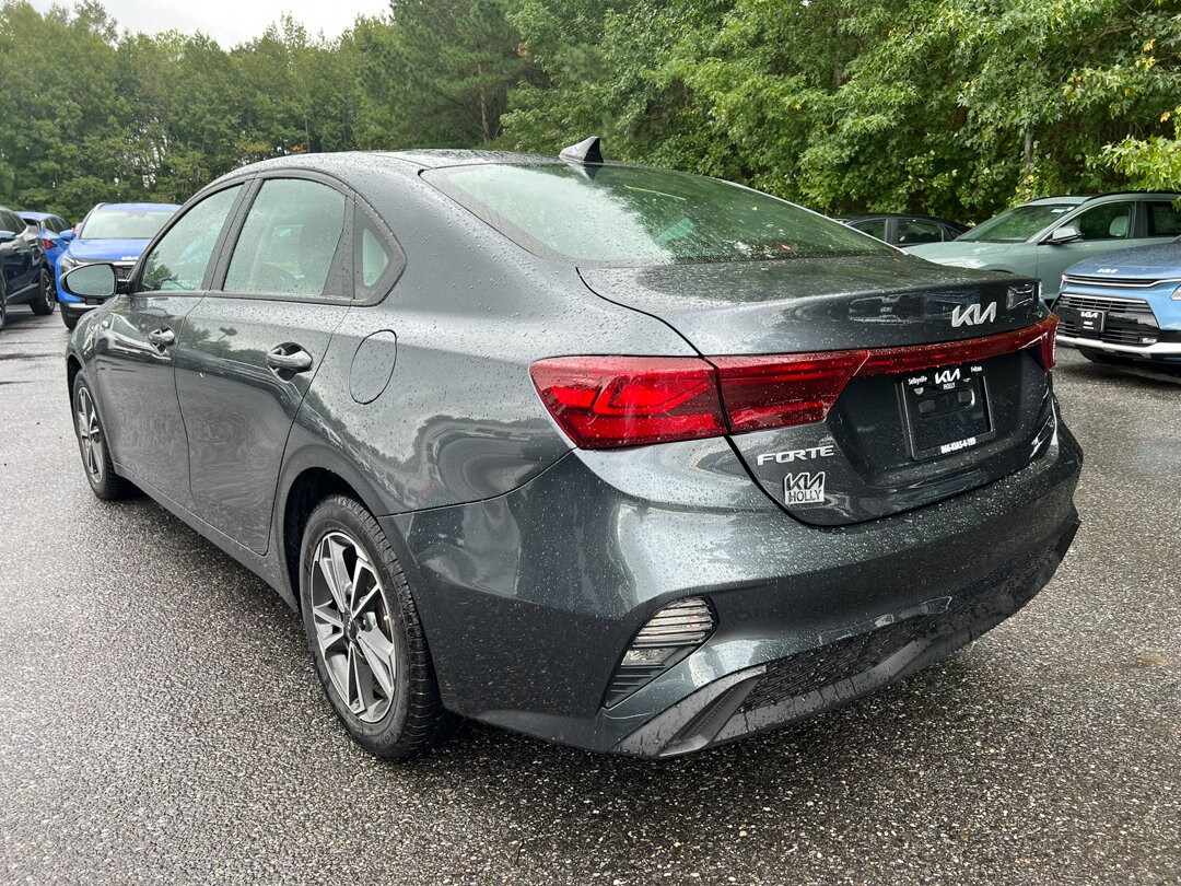 2023 Kia Forte LXS photo 3