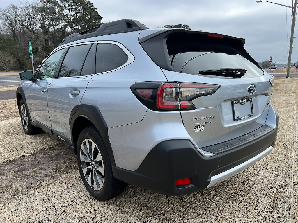 Used 2024 Subaru Outback Limited SUV