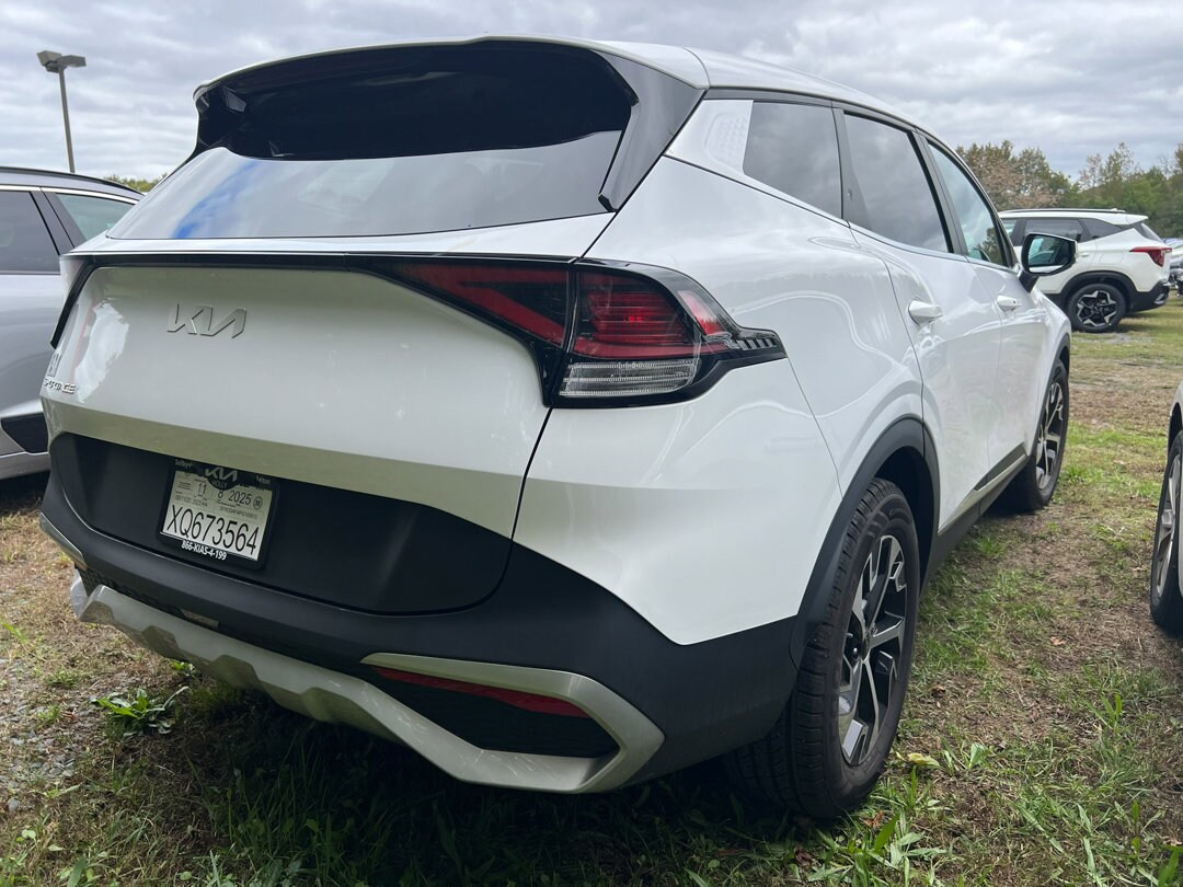 2023 Kia Sportage EX photo 3