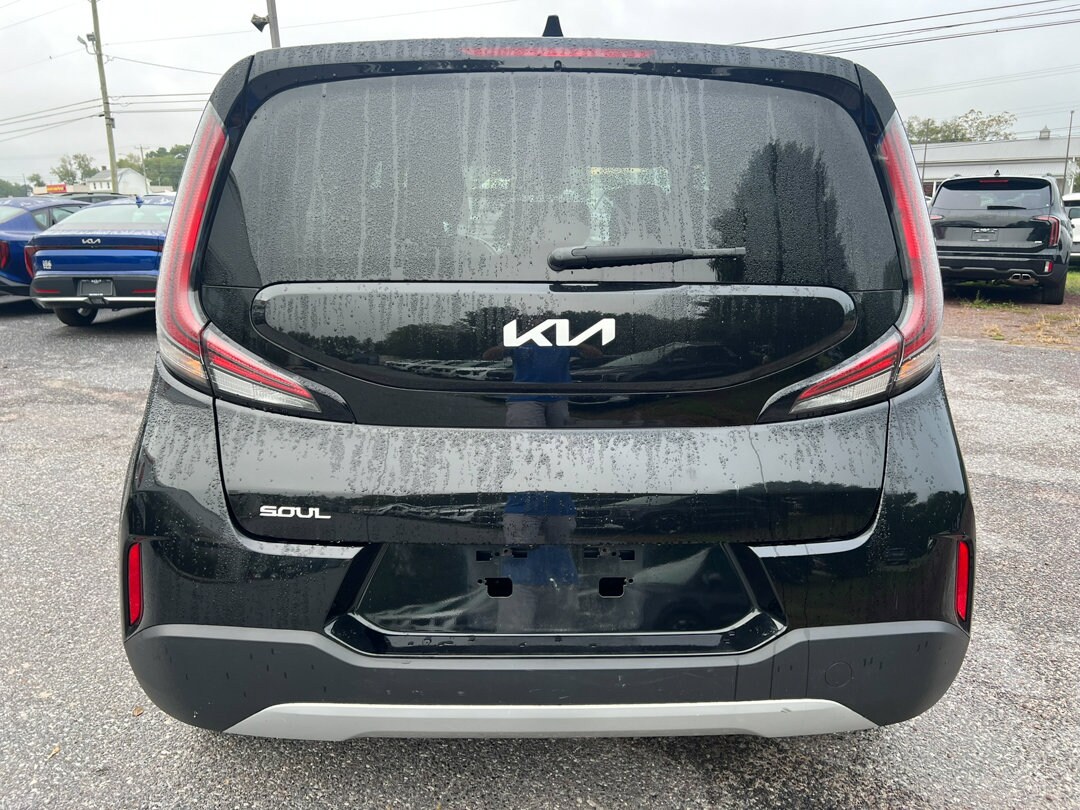 2023 Kia Soul LX S photo 4