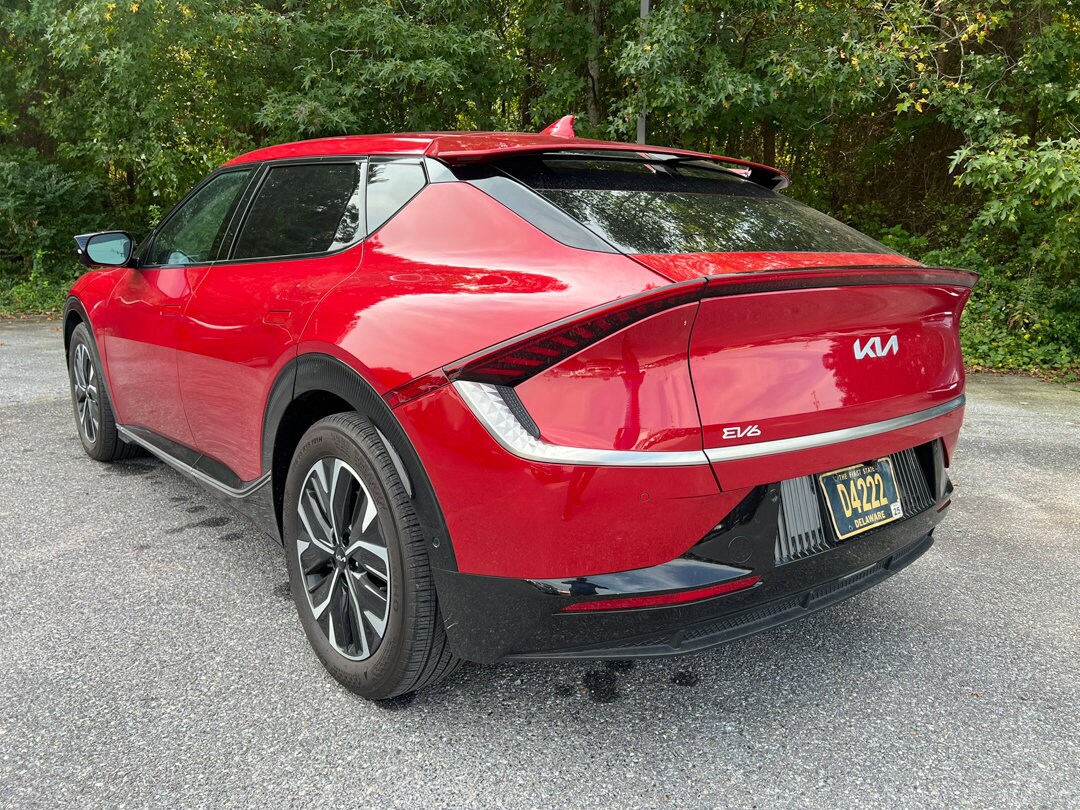 2022 Kia EV6 Wind photo 3