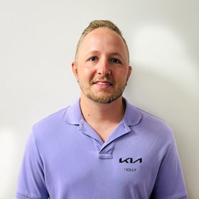 Staff member Kia Certified Service Advisor from ID_378ecf74bf77