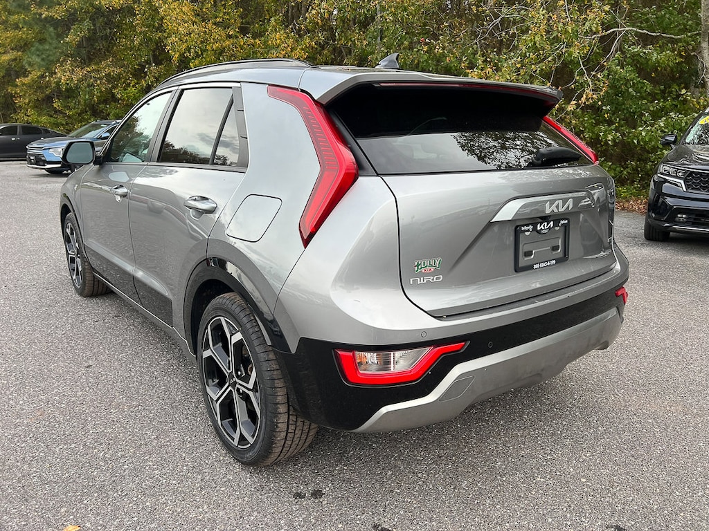 Used 2023 Kia Niro EX Touring SUV