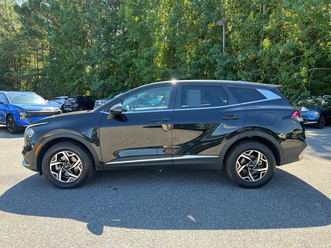 2023 Kia Sportage LX photo 2