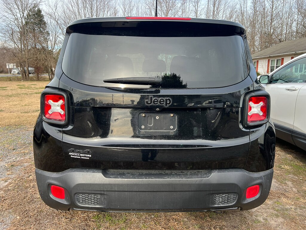 Used 2017 Jeep Renegade Latitude 4x4 SUV