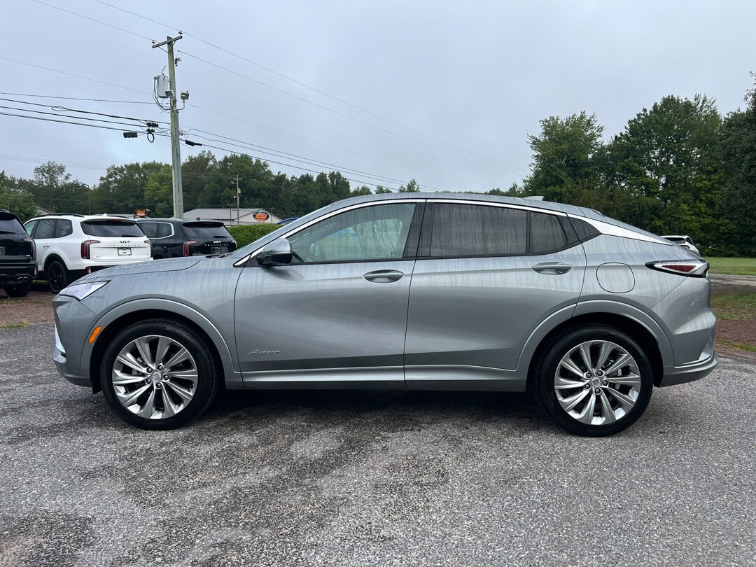 2024 Buick Envista Avenir photo 2