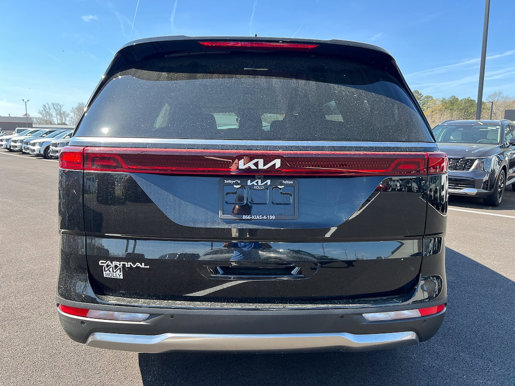 Used 2023 Kia Carnival SX MPV