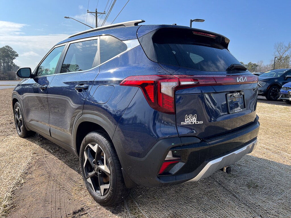 Used 2024 Kia Seltos EX SUV