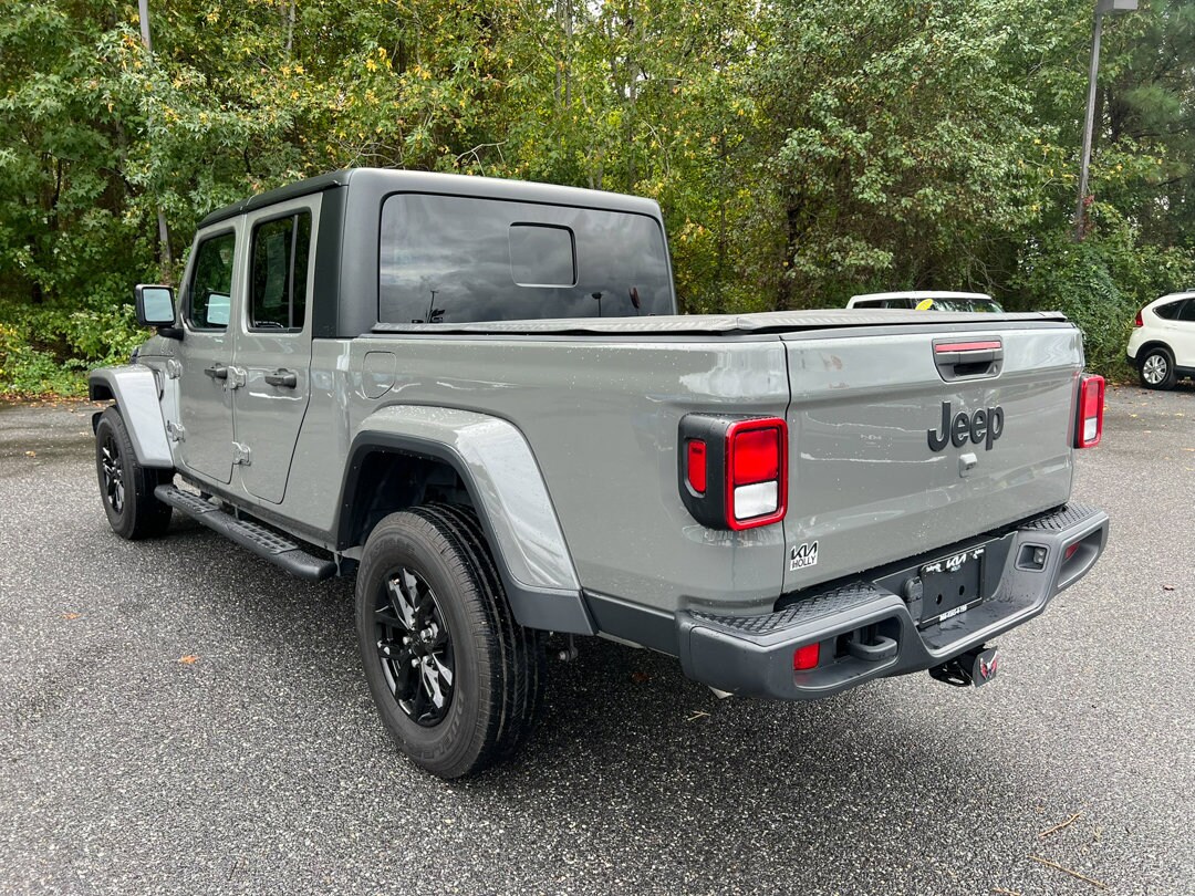 2022 Jeep Gladiator Altitude photo 3