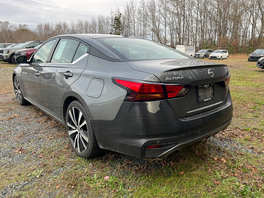 2022 Nissan Altima 2.5 SR photo 3