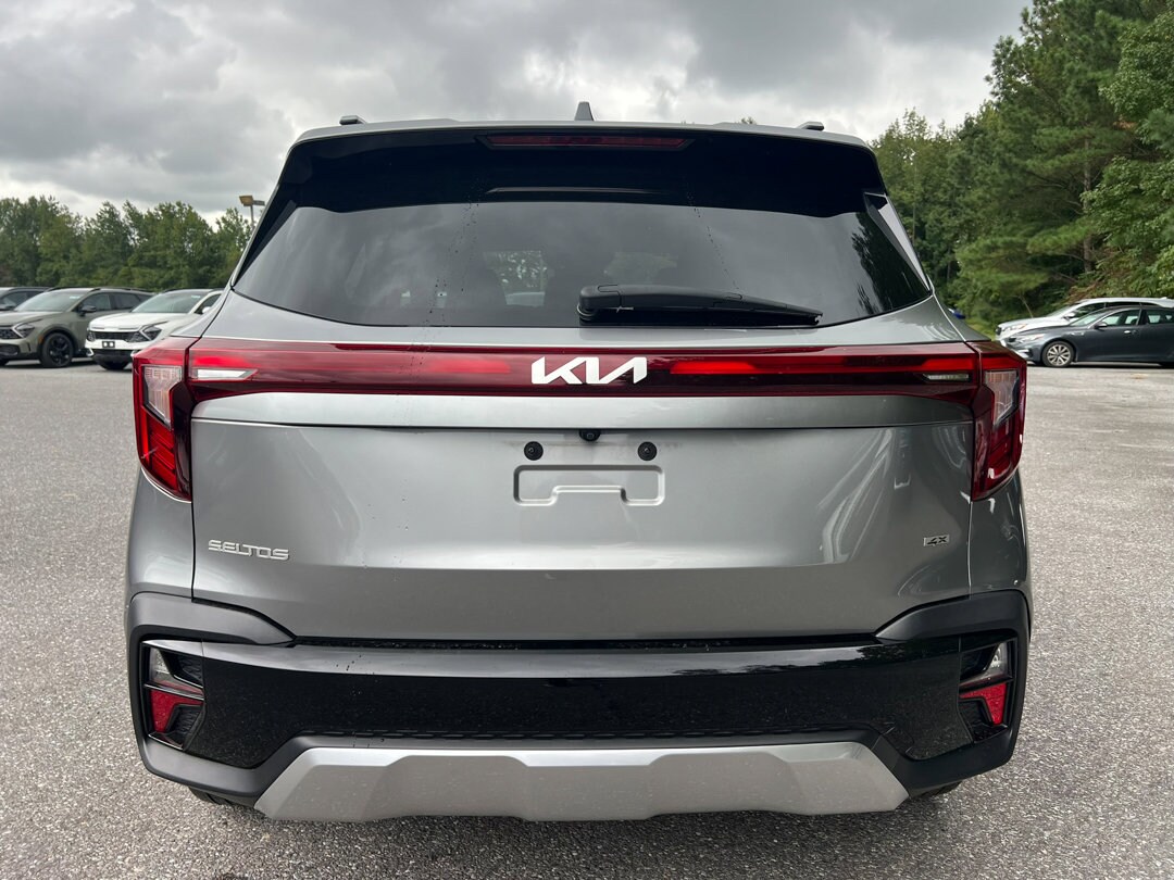 2024 Kia Seltos S photo 4
