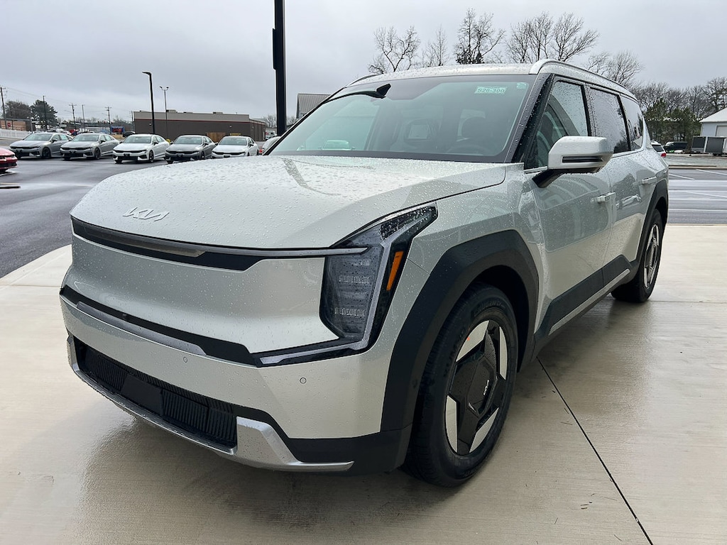 New 2026 Kia EV9 Wind SUV