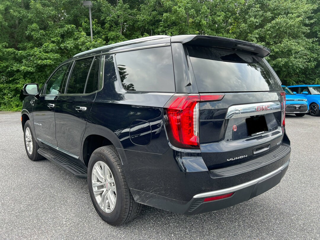 2024 Gmc Yukon SLT photo 3