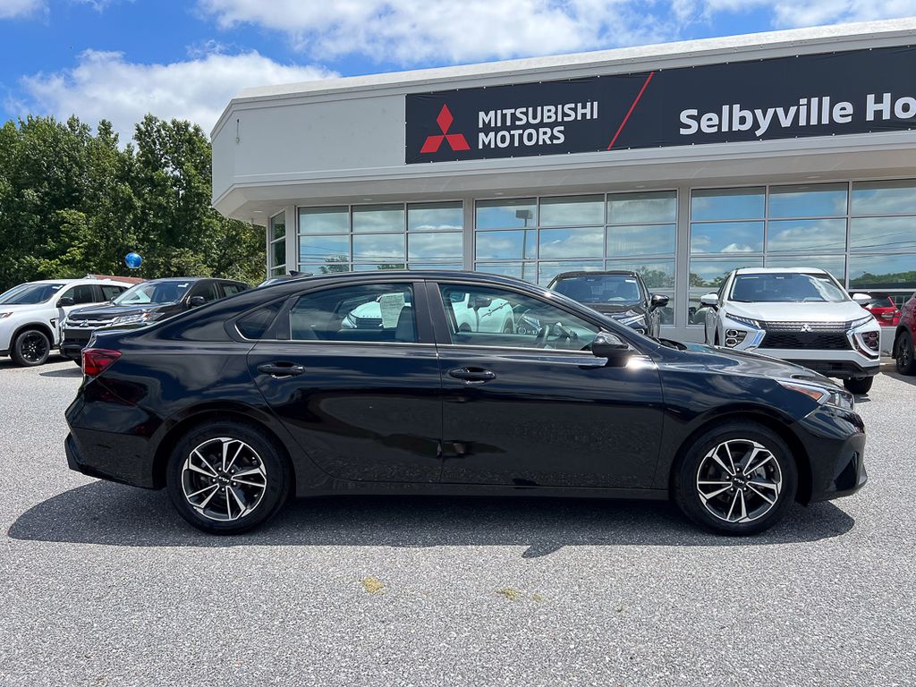 2023 Kia Forte LXS - Photo 6
