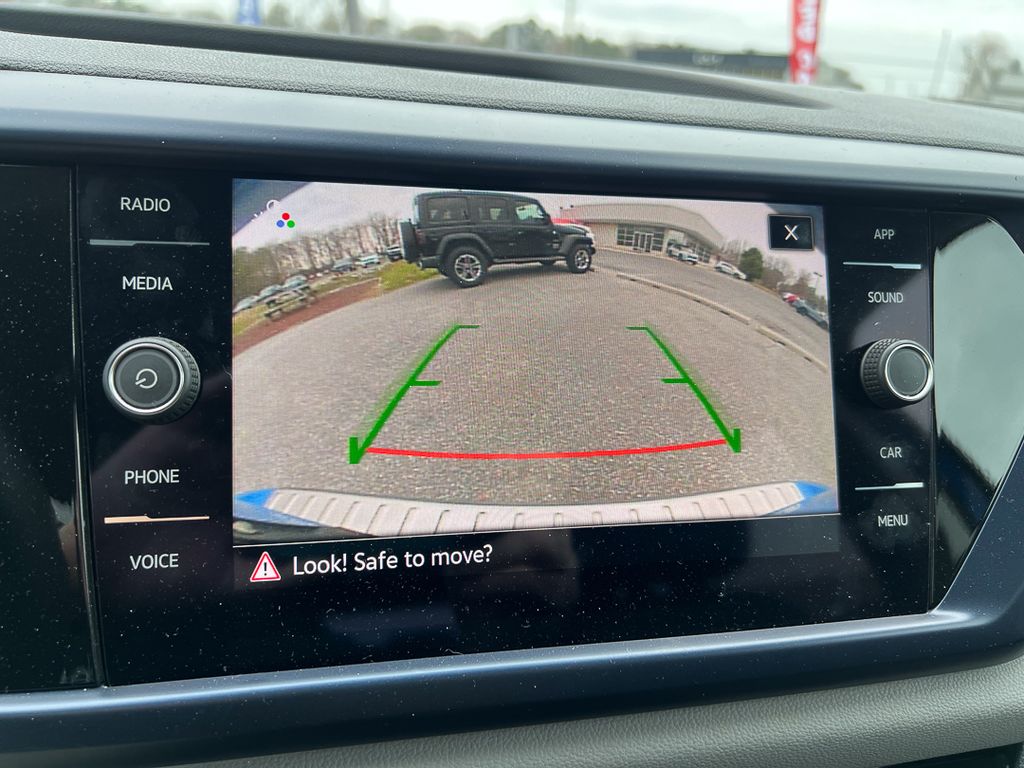 2023 Volkswagen Taos SE - Photo 23