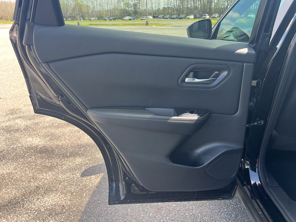 2024 Nissan Rogue SV - Photo 23