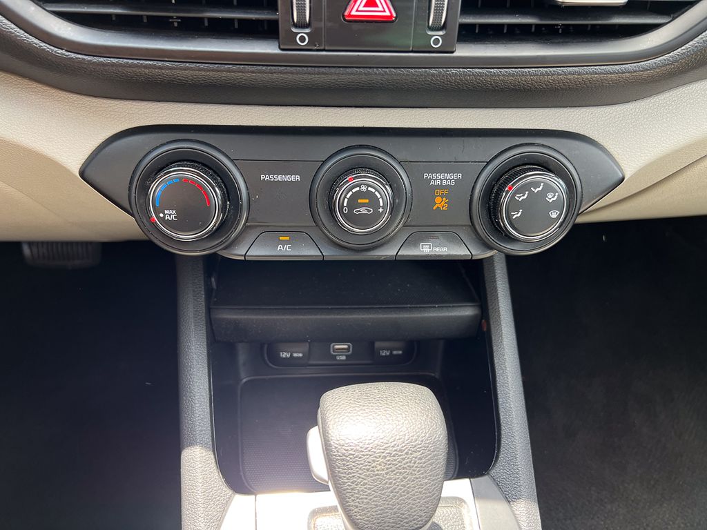 2023 Kia Forte LXS - Photo 18