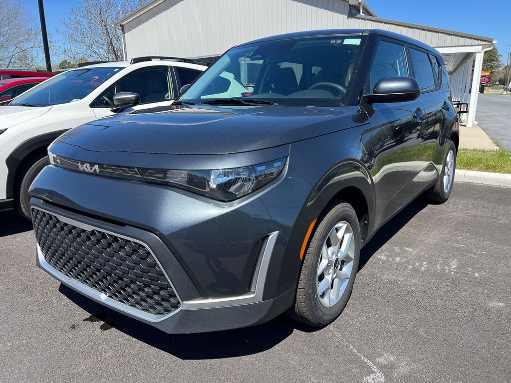 2025 Kia Soul 2.0L LX IVT's photo