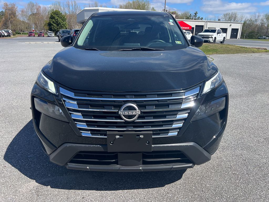 2024 Nissan Rogue SV - Photo 11