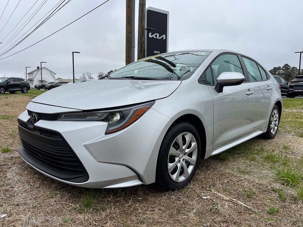 2025 Toyota Corolla LE
