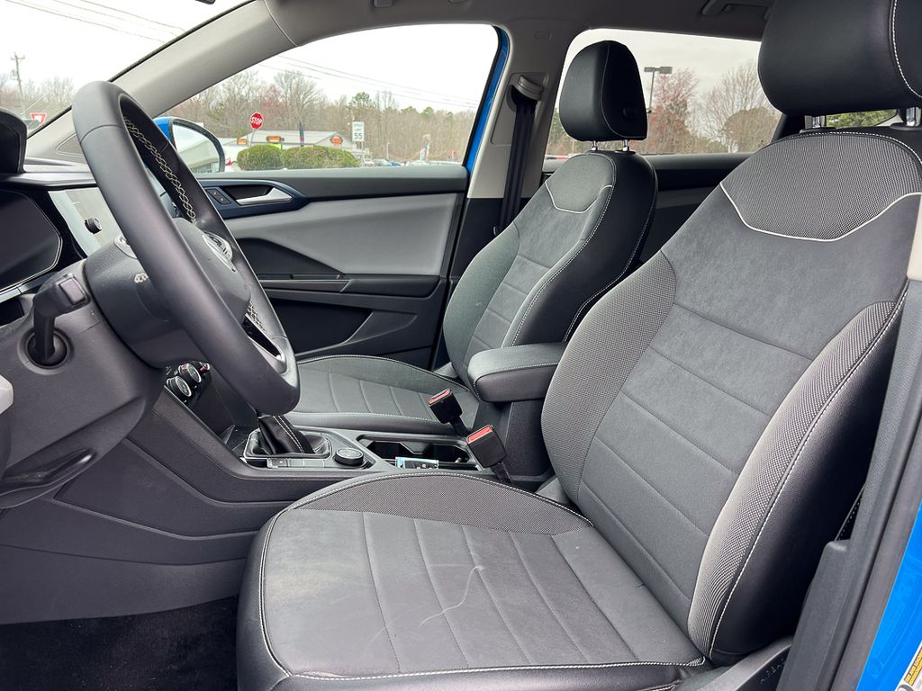 2023 Volkswagen Taos SE - Photo 16
