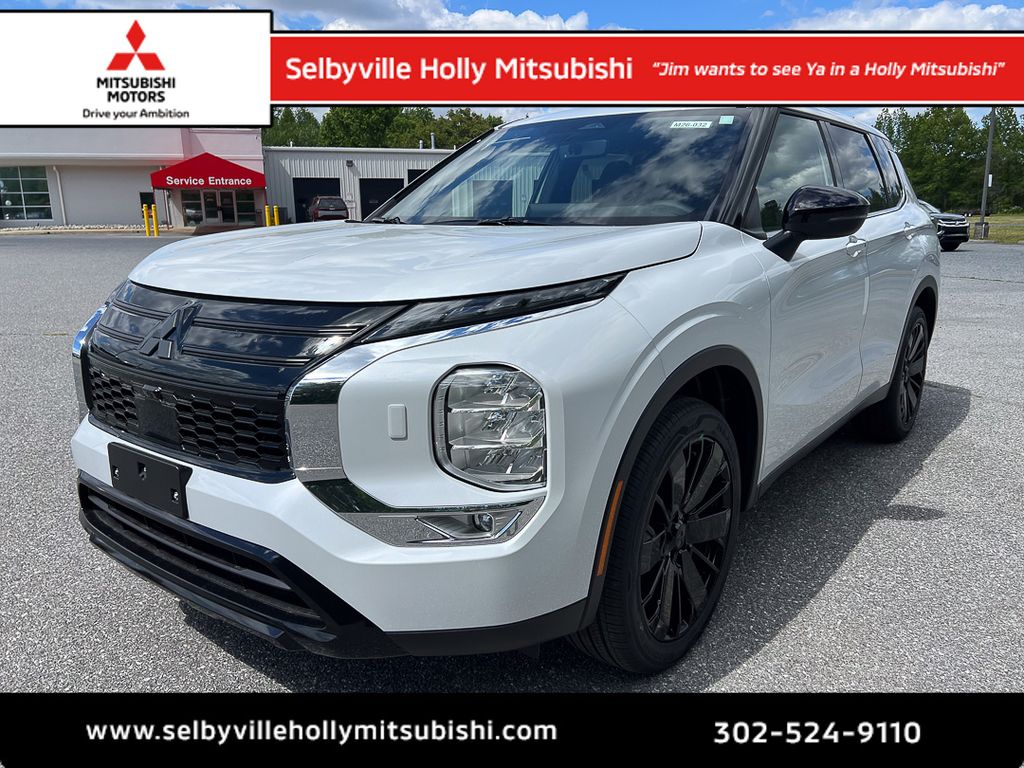 2026 Mitsubishi Outlander LE
