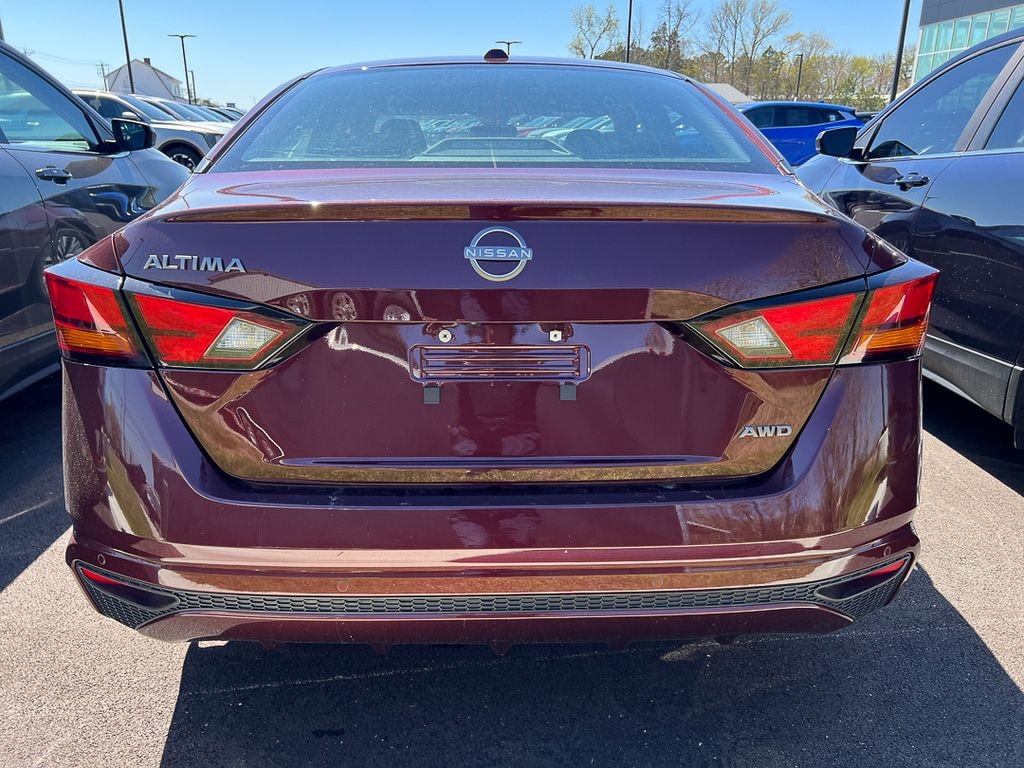 Used 2025 Nissan Altima 2.5 SV Sedan