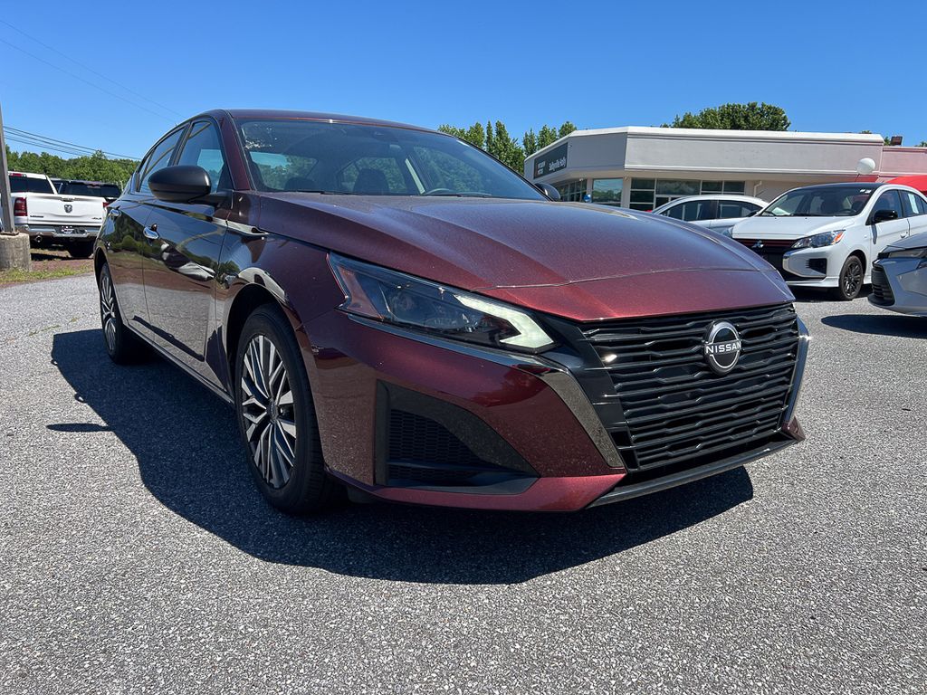 2025 Nissan Altima 7