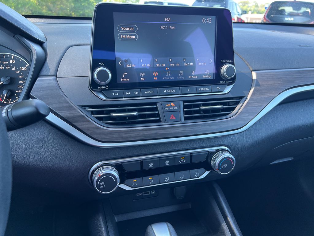 2025 Nissan Altima 15