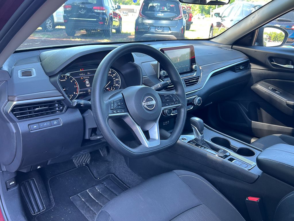 2025 Nissan Altima 11