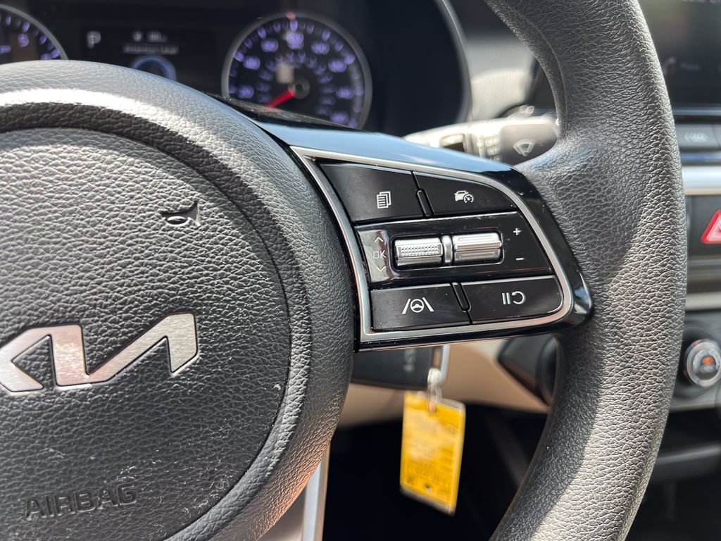 2023 Kia Forte LXS - Photo 15