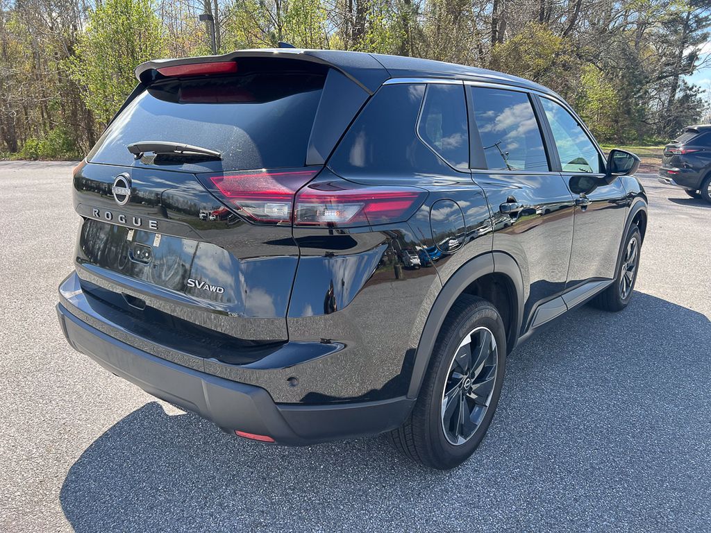 2024 Nissan Rogue SV - Photo 7